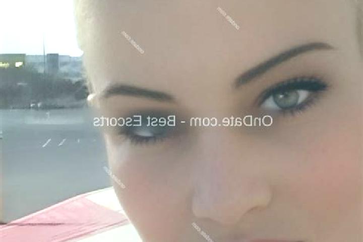 Sienna, 34 — Escort in Whiteland, United States