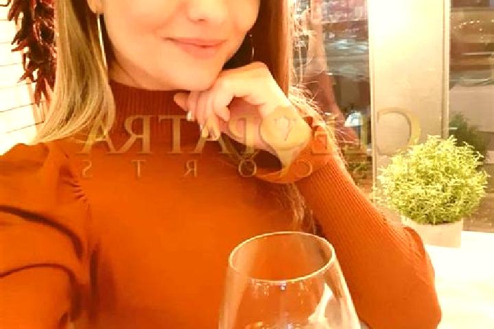 Sienna, 35, a blonde brown-eyed asian companion based in West Drayton. Offering BDSM, OWO, Party Girl. Available for incall and outcall, day and evening dates.