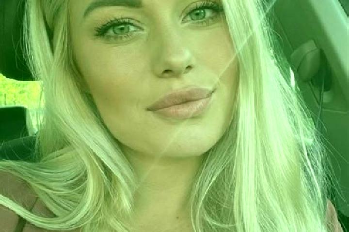 Sienna, 35, a blonde green-eyed european companion based in Keiraville. Offering CIM, Girlfriend Experience, A-Level, Couples. Available for incall and outca...