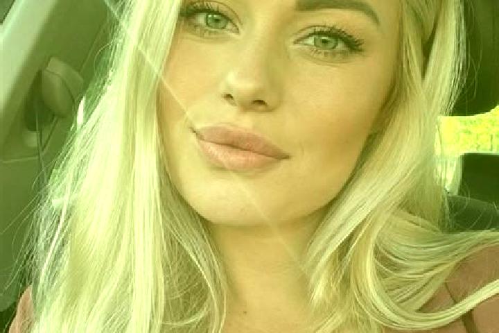 Sienna, 35, a blonde hazel-eyed caucasian companion based in Tomay Kichwa. Offering A-Level, Massage, OWO. Available for incall and outcall, overnight bookin...