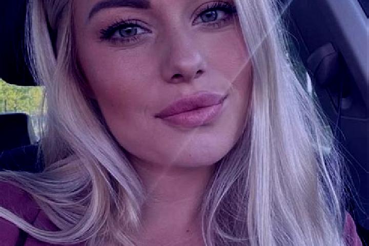 Sienna, 35, a blonde hazel-eyed mixed companion based in Browns Lake. Offering Fetish, OWO, Erotic Massage, 69, Tantra. Available for incall and outcall, ove...