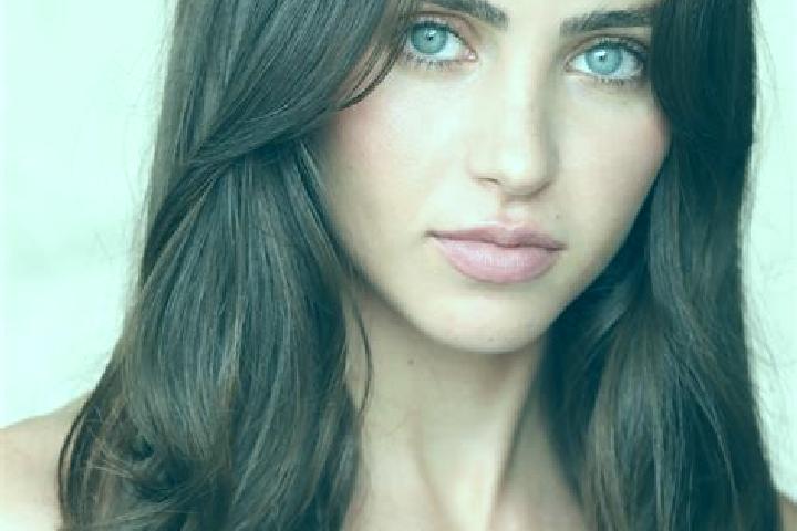 Sienna, 35, a brunette hazel-eyed european companion based in Survilliers. Offering Striptease, BDSM, Girlfriend Experience. Available for incall and outcall...