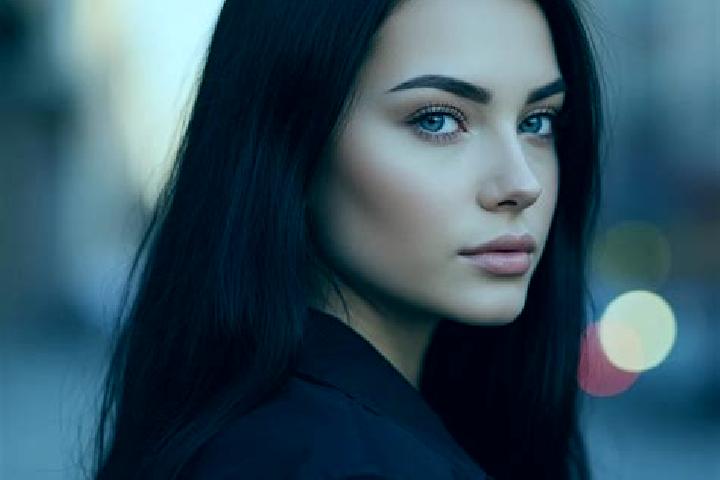 Sienna, 35, a red blue-eyed latina companion based in Kisiwani. Offering Roleplay, GFE. Available for incall and outcall, overnight bookings available.