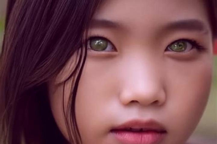 Sienna, 35, a red green-eyed asian companion based in Empalan. Offering A-Level, Prostate Massage, Domination. Available for incall and outcall, day and even...