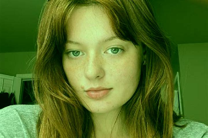 Sienna, 36, a auburn grey-eyed caucasian companion based in Trescasas. Offering Overnight, A-Level, Travel Companion, Dinner Date. Available for incall and o...