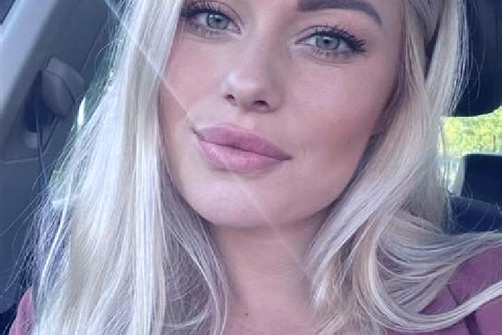 Sienna, 36, a blonde hazel-eyed european companion based in Grossalmerode. Offering Striptease, Party Girl, Roleplay, Erotic Massage, A-Level. Available for ...