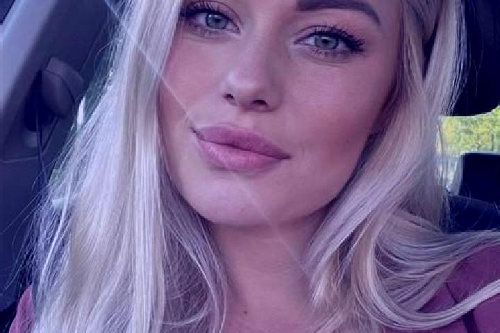 Sienna, 36, a blonde hazel-eyed indian companion based in Baihou. Offering Girlfriend Experience, Dinner Date, Erotic Massage, BDSM. Available for incall and...
