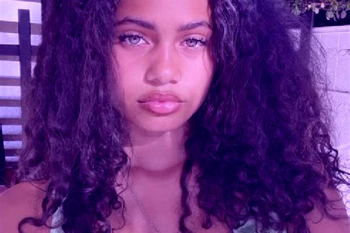 Sienna, 36, a chestnut green-eyed mixed companion based in Uchacq-et-Parentis. Offering Roleplay, Travel Companion, Prostate Massage. Available for incall an...