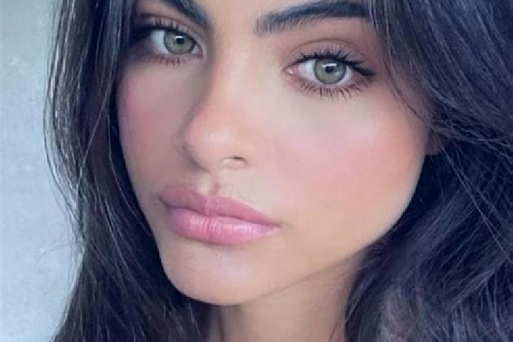 Sienna, 36, a chestnut hazel-eyed caucasian companion based in Houdeng-Aimeries. Offering Striptease, Girlfriend Experience, Massage. Available for incall an...