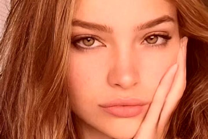 Sienna, 36, a dark blonde hazel-eyed slavic companion based in Caluire-et-Cuire. Offering 69, Domination, Tantra, Overnight. Available for incall and outcall...