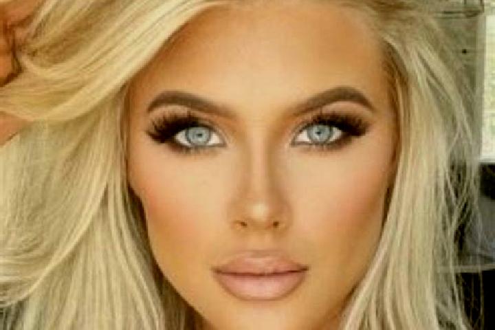 Sienna, 36, a platinum blonde grey-eyed mixed companion based in Cisla. Offering Girlfriend Experience, Dinner Date, 69. Available for incall and outcall, ov...