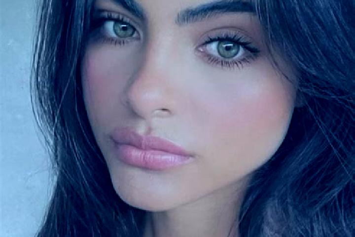 Sienna, 36, a red hazel-eyed indian companion based in Oklahoma. Offering Striptease, Couples, Domination, Erotic Massage, Deep French Kissing. Available for...