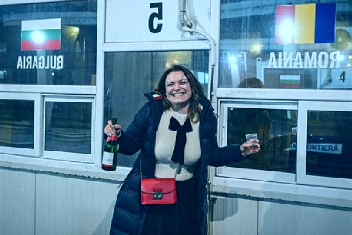 Sienna, 36 — Escort in Falciu, Romania