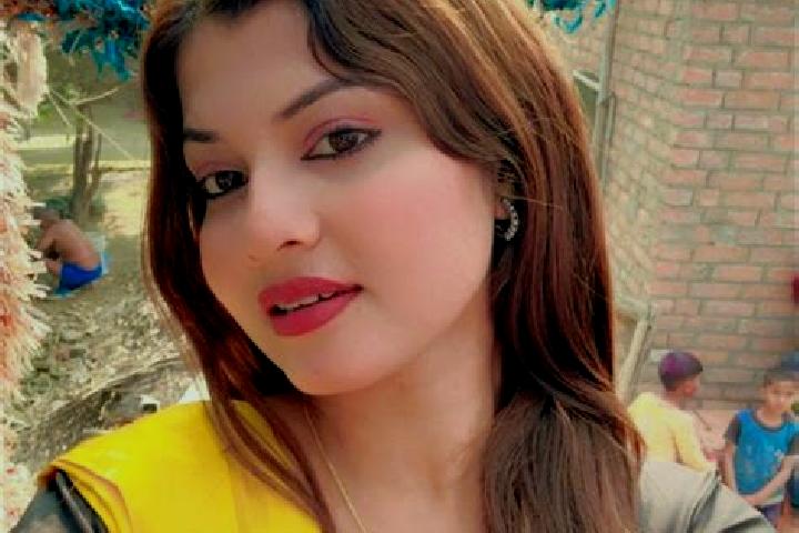 Sienna, 36 — Escort in Nayagarh, India