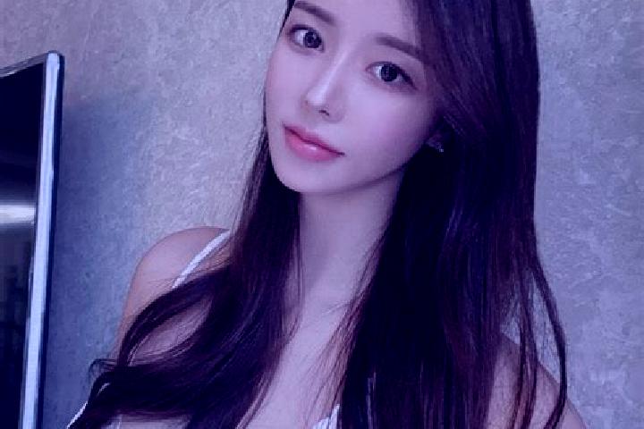 Sienna, 36 — Escort in Shaodian, China