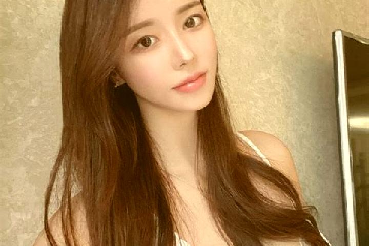 Sienna, 36 — Escort in Shuitian, China