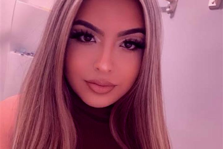 Sienna, 37, a blonde dark-eyed latina companion based in AlZwya. Offering Party Girl, Dinner Date, Couples. Available for incall and outcall, overnight booki...