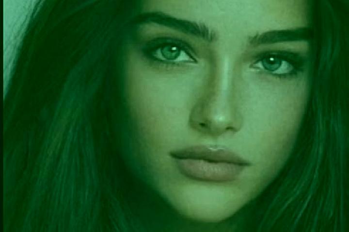 Sienna, 37, a chestnut grey-eyed caucasian companion based in Pec pod Snezkou. Offering OWO, A-Level. Available for incall and outcall, day and evening dates.