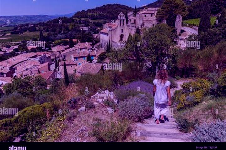 Sienna, 37 — Escort in Gigondas, France