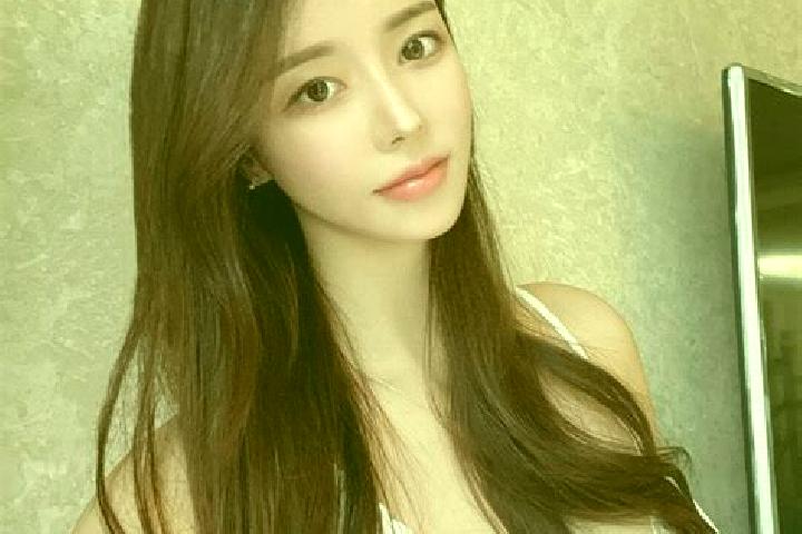 Sienna, 37 — Escort in Jinjam, South Korea
