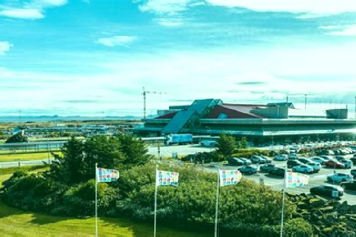Sienna, 37 — Escort in Keflavik, Iceland