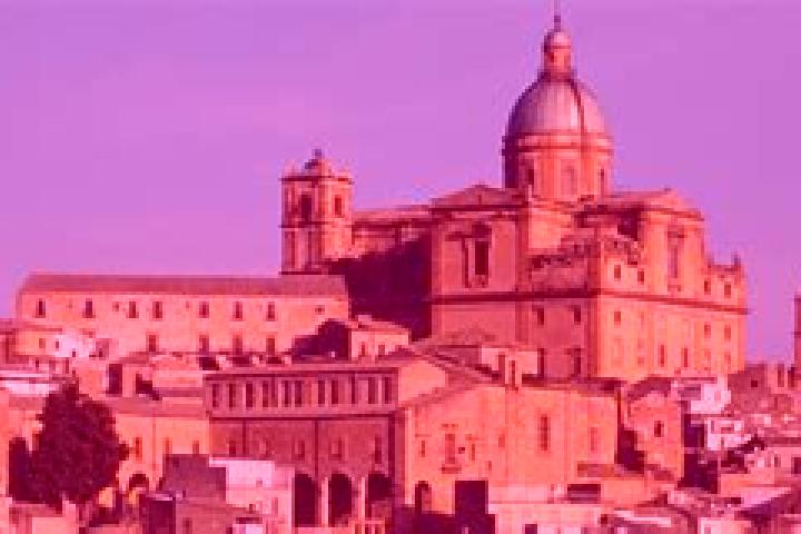 Sienna, 37 — Escort in Piazza Armerina, Italy