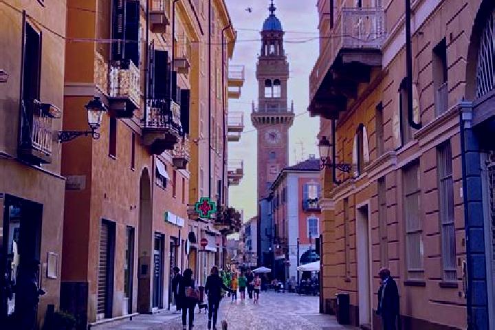 Sienna, 37 — Escort in Sant Andrea in Casale, Italy