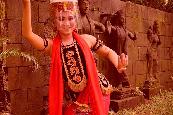 Sienna, 37 — Escort in Tamansari, Indonesia