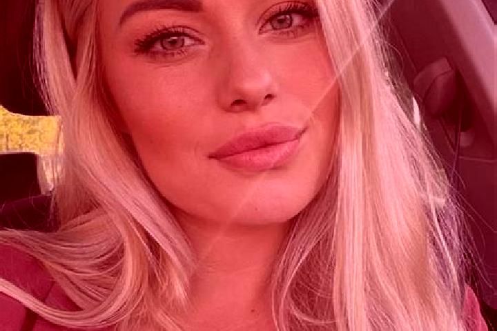 Sienna, 38, a blonde hazel-eyed indian companion based in Chemilly. Offering Fetish, Couples, OWO. Available for incall and outcall, overnight bookings avail...