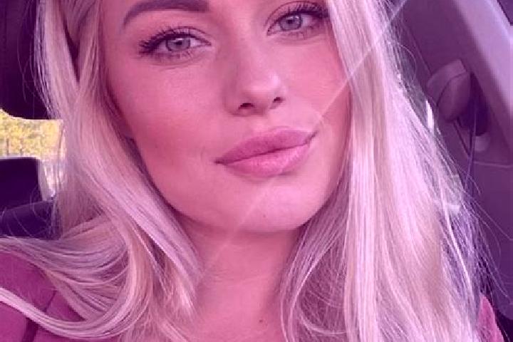 Sienna, 38, a blonde hazel-eyed indian companion based in Iglas. Offering Girlfriend Experience, CIM, Prostate Massage, Roleplay, Domination. Available for i...