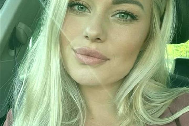 Sienna, 38, a blonde hazel-eyed middle eastern companion based in Yangchengzhuang. Offering Deep French Kissing, Tantra, OWO, CIM. Available for incall and o...
