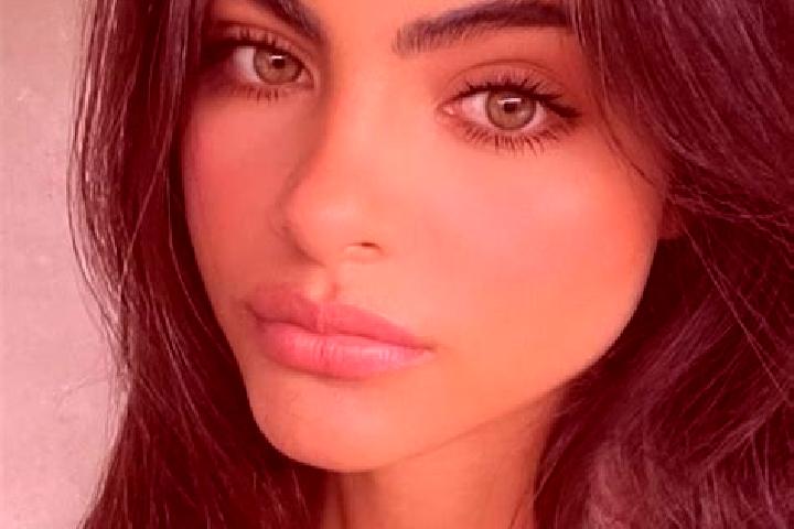 Sienna, 38, a brunette grey-eyed indian companion based in Casaloldo. Offering Duos, Couples, Fetish, Striptease. Available for incall and outcall, overnight...