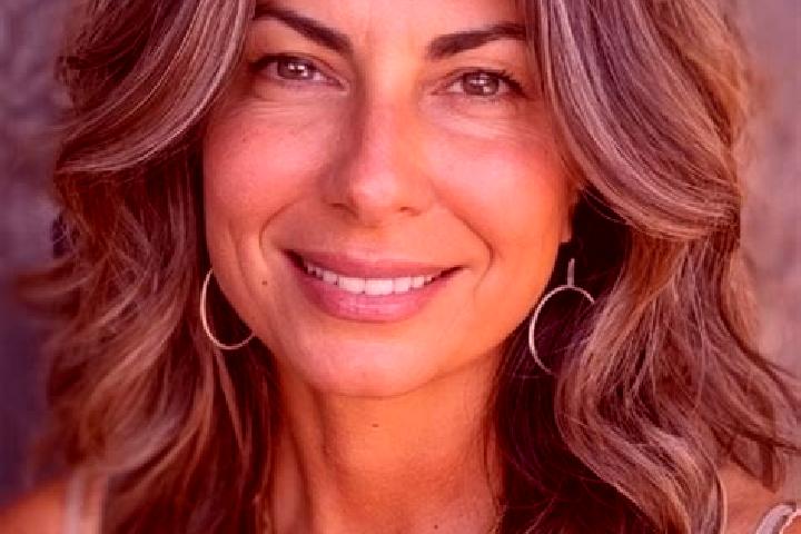 Sienna, 38, a brunette grey-eyed middle eastern companion based in Gaobazhou. Offering Couples, Dinner Date, Prostate Massage. Available for incall and outca...