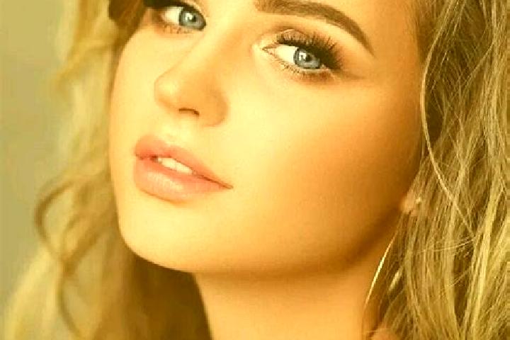 Sienna, 38, a dark blonde blue-eyed indian companion based in Guangyudian. Offering Travel Companion, Girlfriend Experience, BDSM. Available for incall and o...