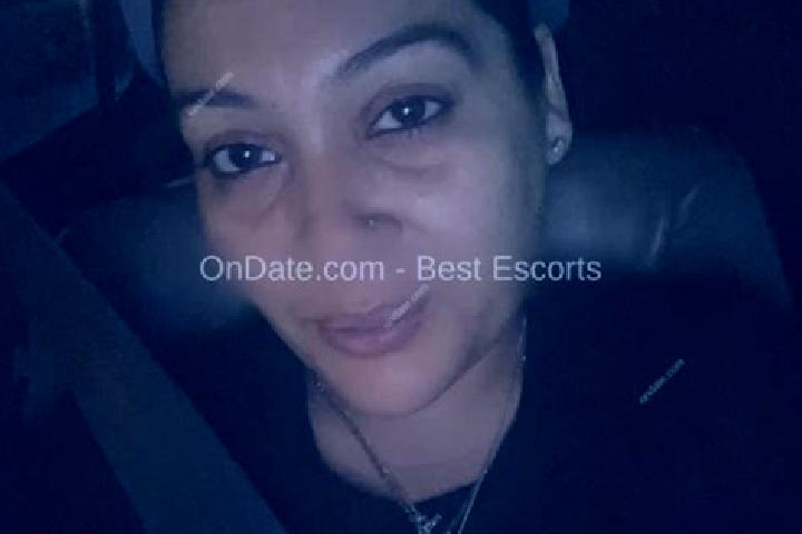 Sienna, 38 — Escort in Yonkers, United States