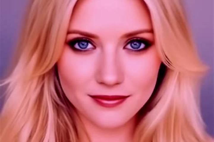 Sienna, 39, a blonde amber-eyed mixed companion based in Uwajima. Offering Roleplay, Massage, GFE, 69. Available for incall and outcall, overnight bookings a...