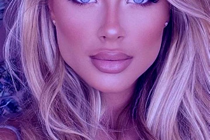 Sienna, 39, a blonde hazel-eyed latina companion based in Pagoh. Offering Dinner Date, Erotic Massage, Duos, Massage. Available for incall and outcall, day a...