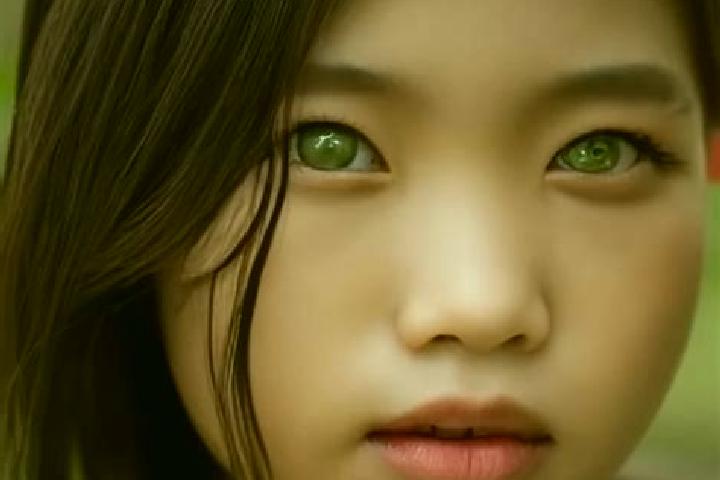 Sienna, 39, a red green-eyed asian companion based in Orlovo. Offering BDSM, Fetish, Overnight. Available for incall and outcall, day and evening dates.