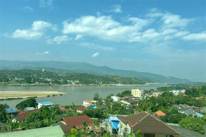 Sienna, 39 — Escort in Ban Houayxay, Laos