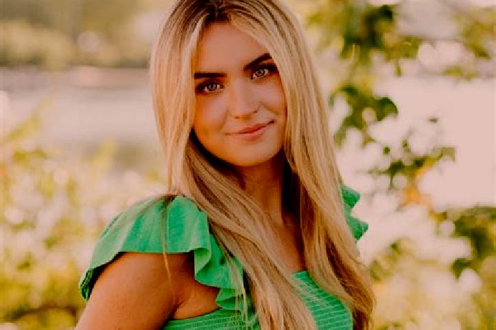 Sienna, 39 — Escort in Edina, United States
