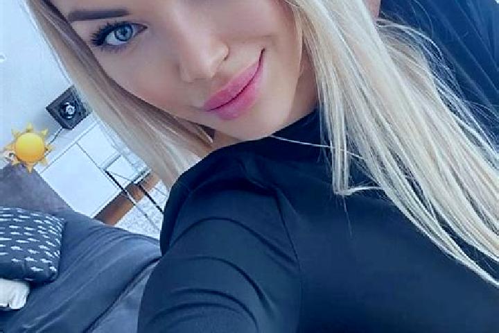 Sienna, 39 — Escort in Krenice, Czech Republic