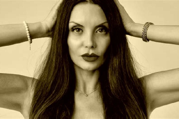 Sienna, 39 — Escort in Romito Magra, Italy