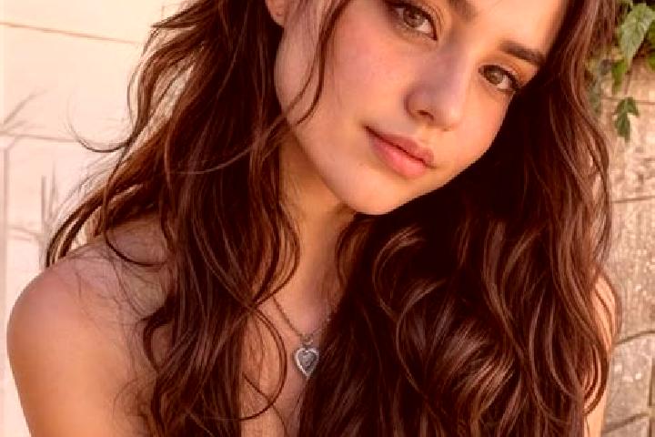 Sofia, 20, a auburn hazel-eyed mediterranean companion based in Beizhang. Offering Erotic Massage, Prostate Massage, Striptease, Dinner Date, Travel Companio...