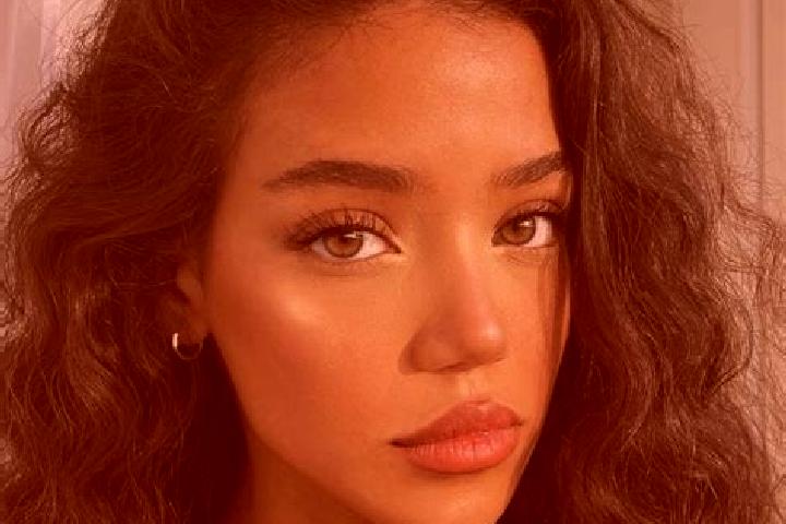 Sofia, 20, a black brown-eyed european companion based in Churton Park. Offering Deep French Kissing, Domination. Available for incall and outcall, day and e...