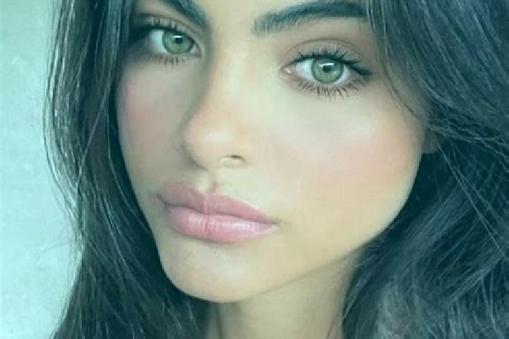 Sofia, 20, a brunette dark-eyed european companion based in Yenibasak. Offering Duos, GFE, Massage, Girlfriend Experience. Available for incall and outcall, ...