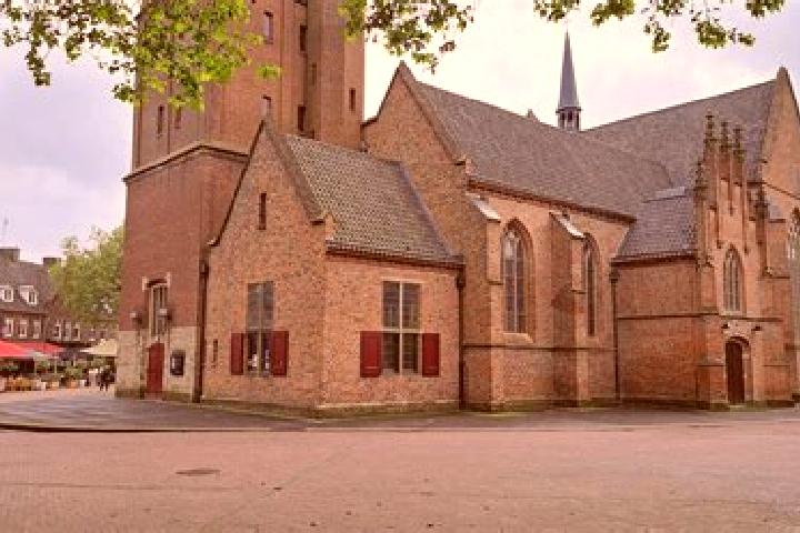 Sofia, 20 — Escort in Groot-Gelmen, Belgium