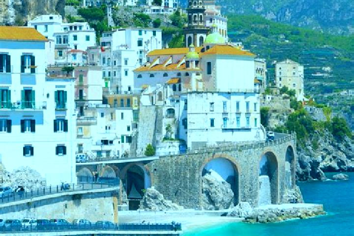 Sofia, 20 — Escort in Poggibonsi, Italy