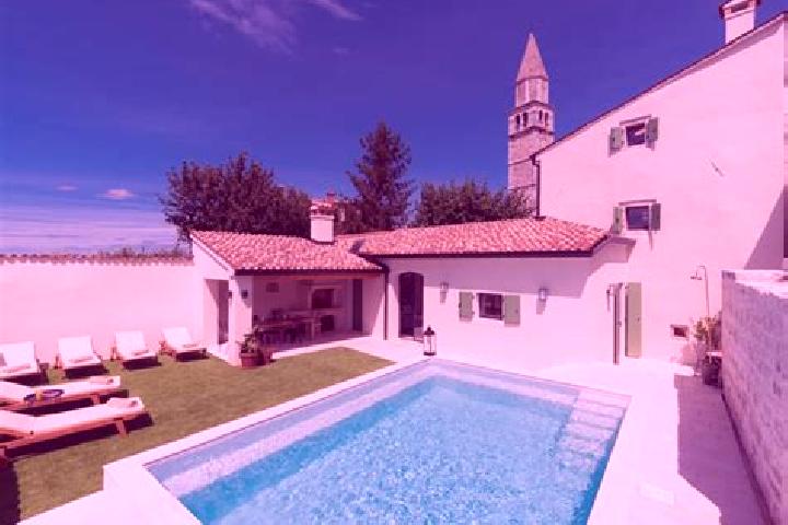 Sofia, 20 — Escort in Villa Santina, Italy