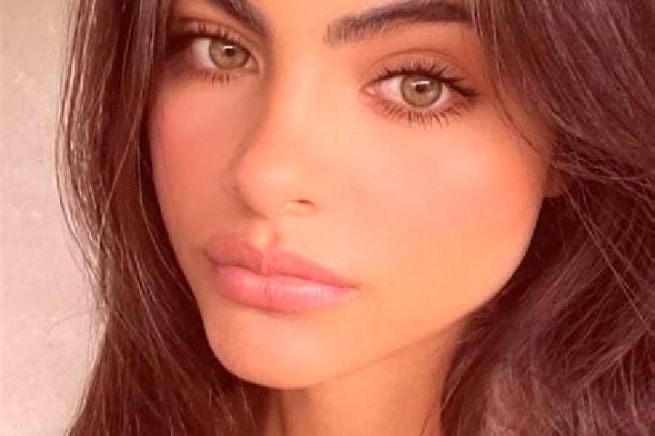 Sofia, 21, a brunette green-eyed latina companion based in Vercel-Villedieu-le-Camp. Offering Overnight, BDSM, Prostate Massage, Couples. Available for incal...