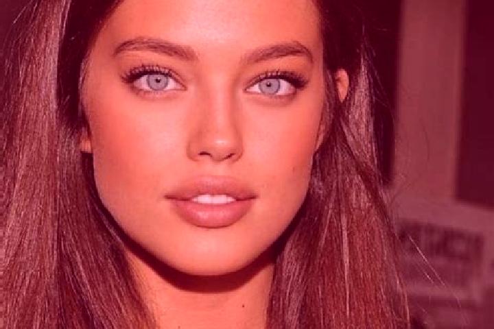 Sofia, 21, a chestnut grey-eyed european companion based in Calovec. Offering Girlfriend Experience, Massage, Erotic Massage, A-Level. Available for incall a...